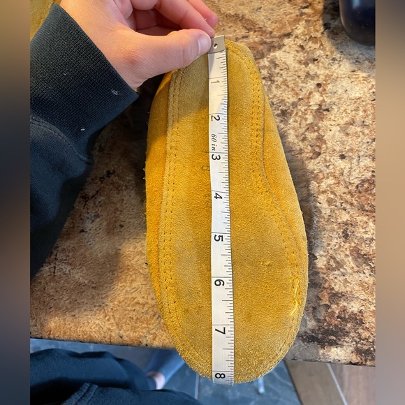 Women’s size 5 Laurentian Chief moccasins - Picture 4 of 5